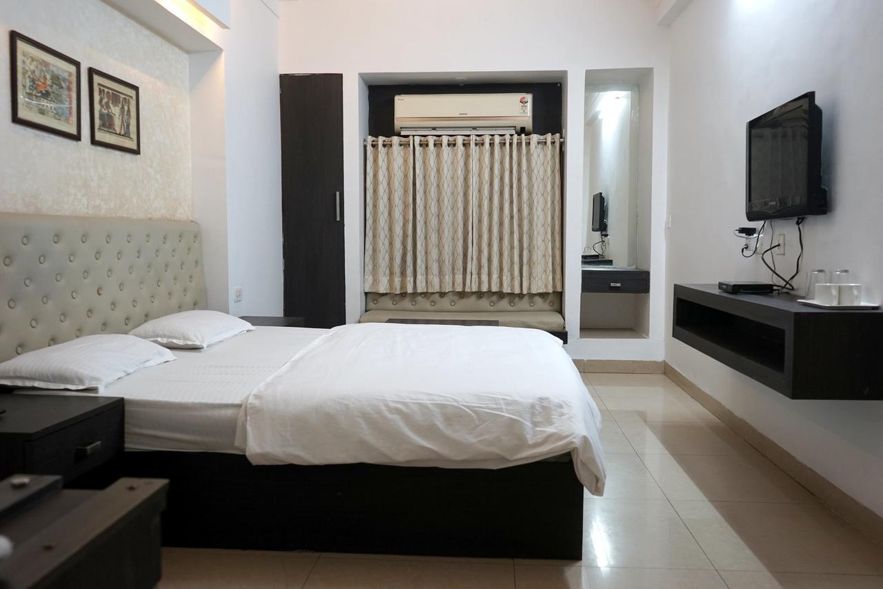Hotel Paradise Nágpur Kültér fotó