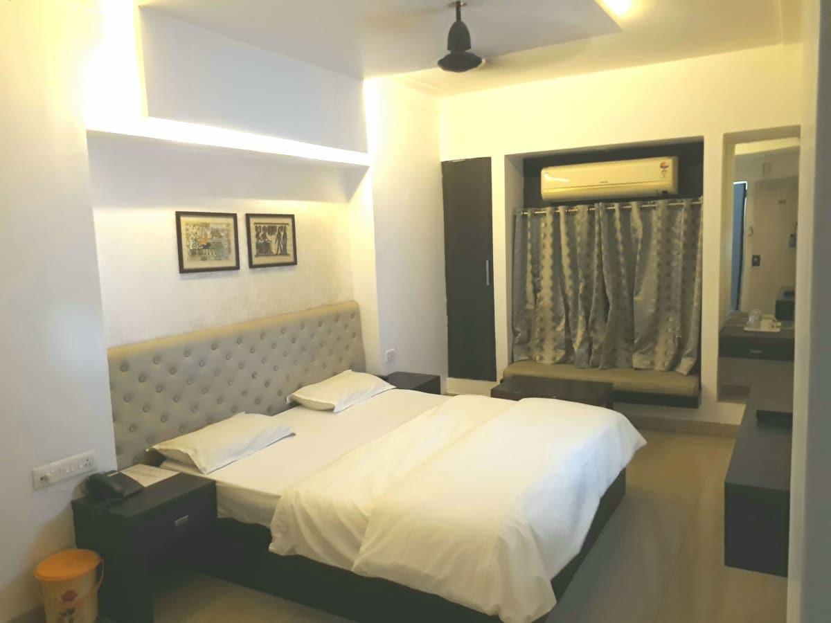 Hotel Paradise Nágpur Kültér fotó